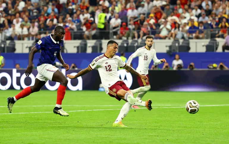 Spanyol Hancurkan Prancis
